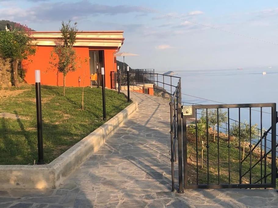 Orangehouse Cinque Terre. Private Parking Villa ริโอมัจโจเร ภายนอก รูปภาพ